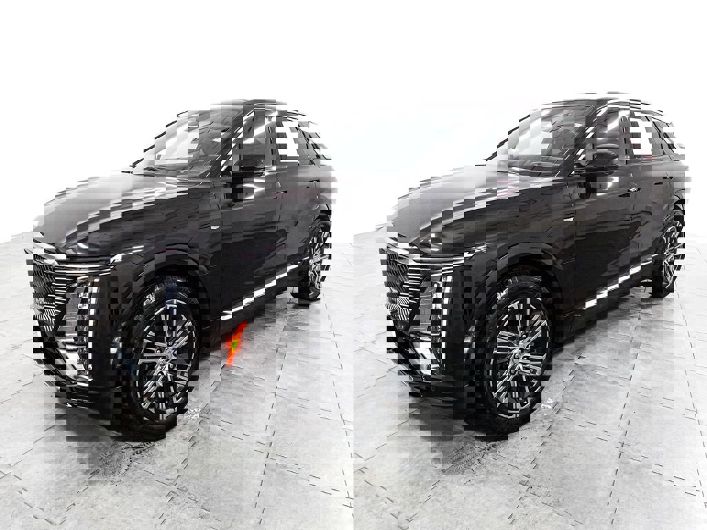 Used 2024 Cadillac Lyriq Luxury image 3