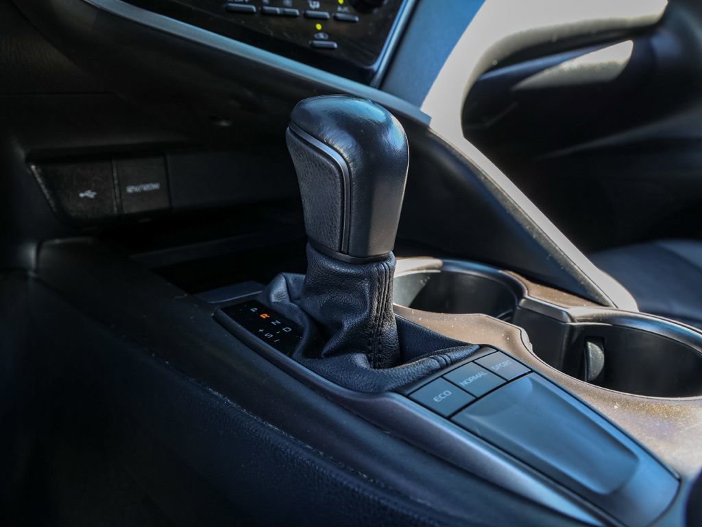 Used 2023 Toyota Camry SE image 30