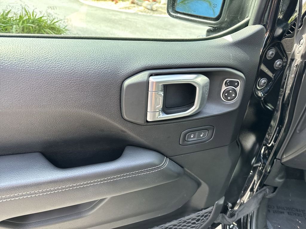 Used 2019 Jeep Wrangler Unlimited Sahara AWD/4WD image 36