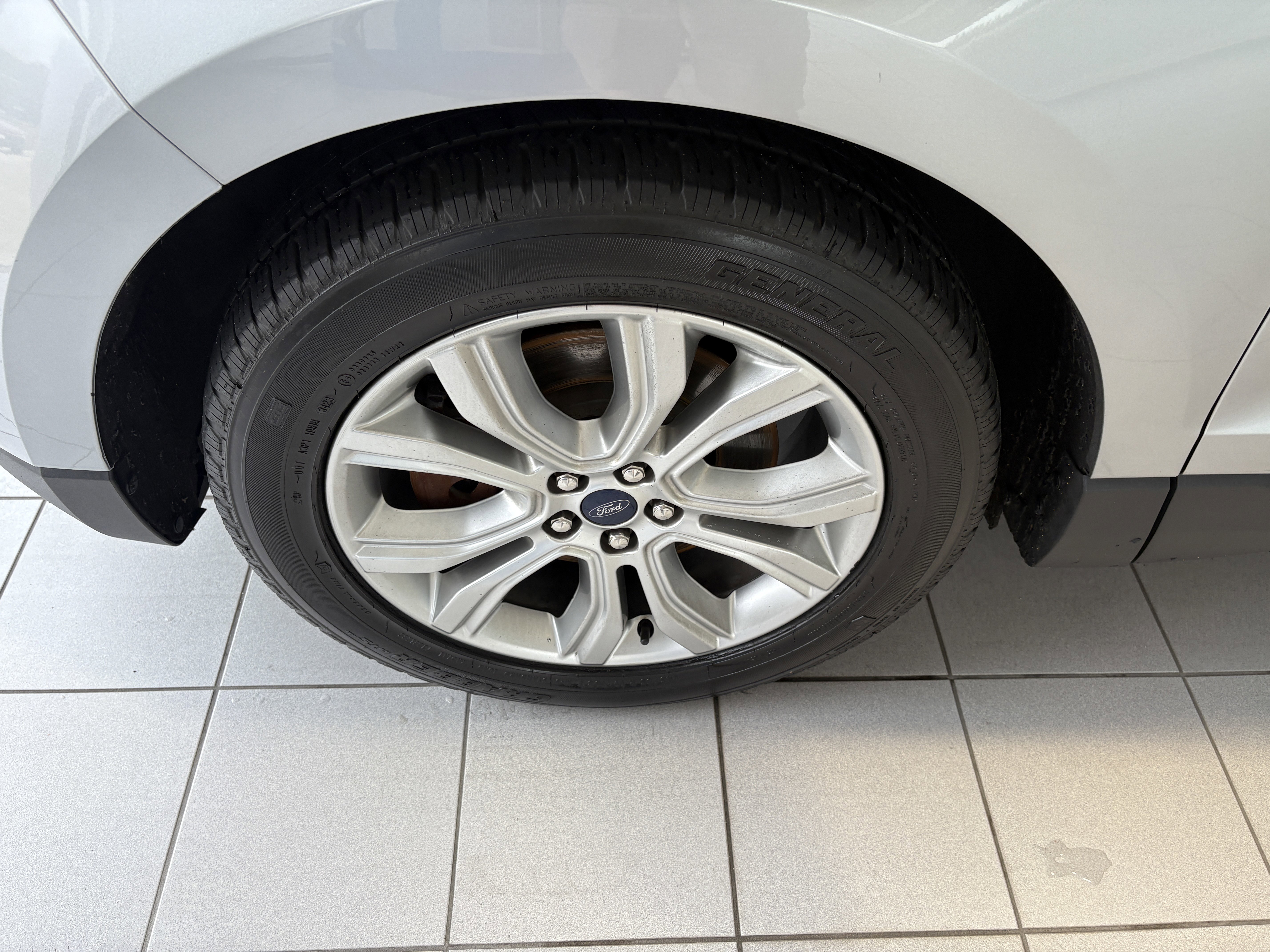 Used 2020 Ford Edge Titanium w/ Class II Trailer Tow Package image 8