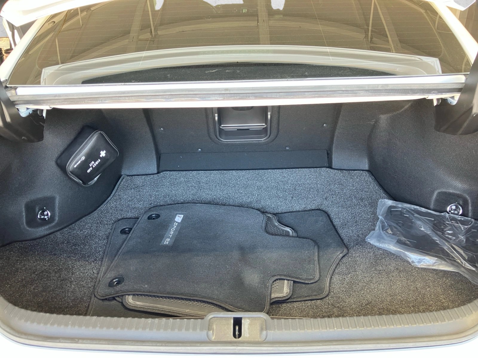 Used 2020 Lexus ES 350 F Sport w/ Accessory Package FWD image 23