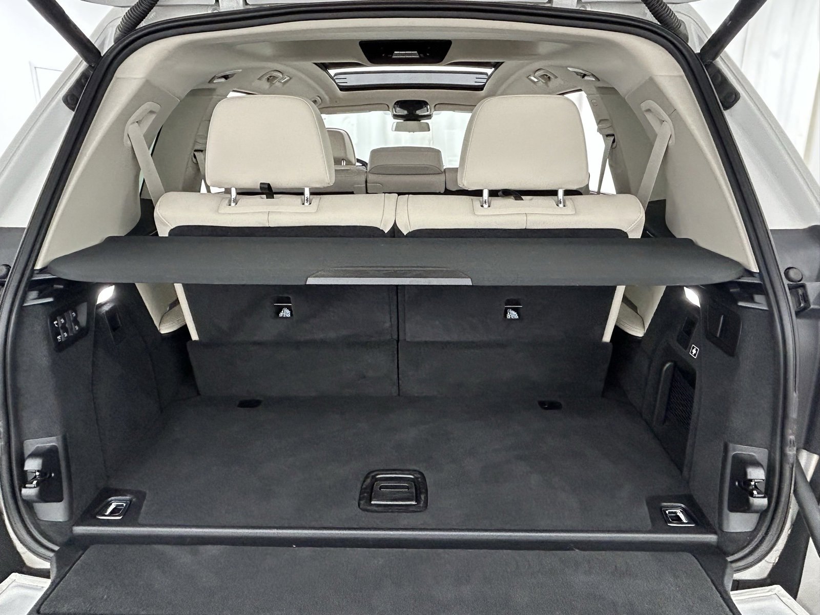 Used 2023 BMW X7 xDrive40i w/ Executive Package image 40