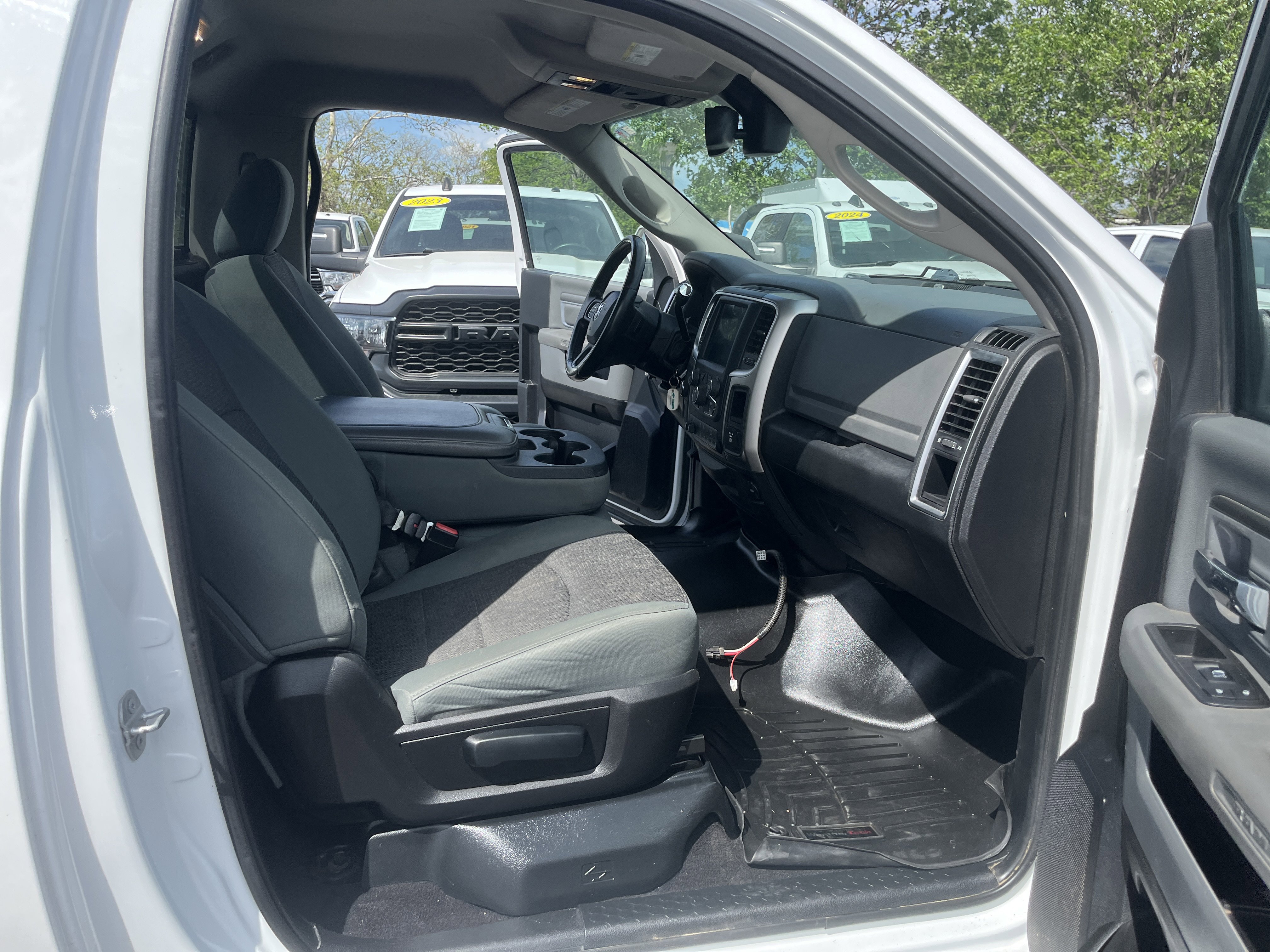 Used 2016 RAM 2500 SLT w/ Popular Equipment Group image 6