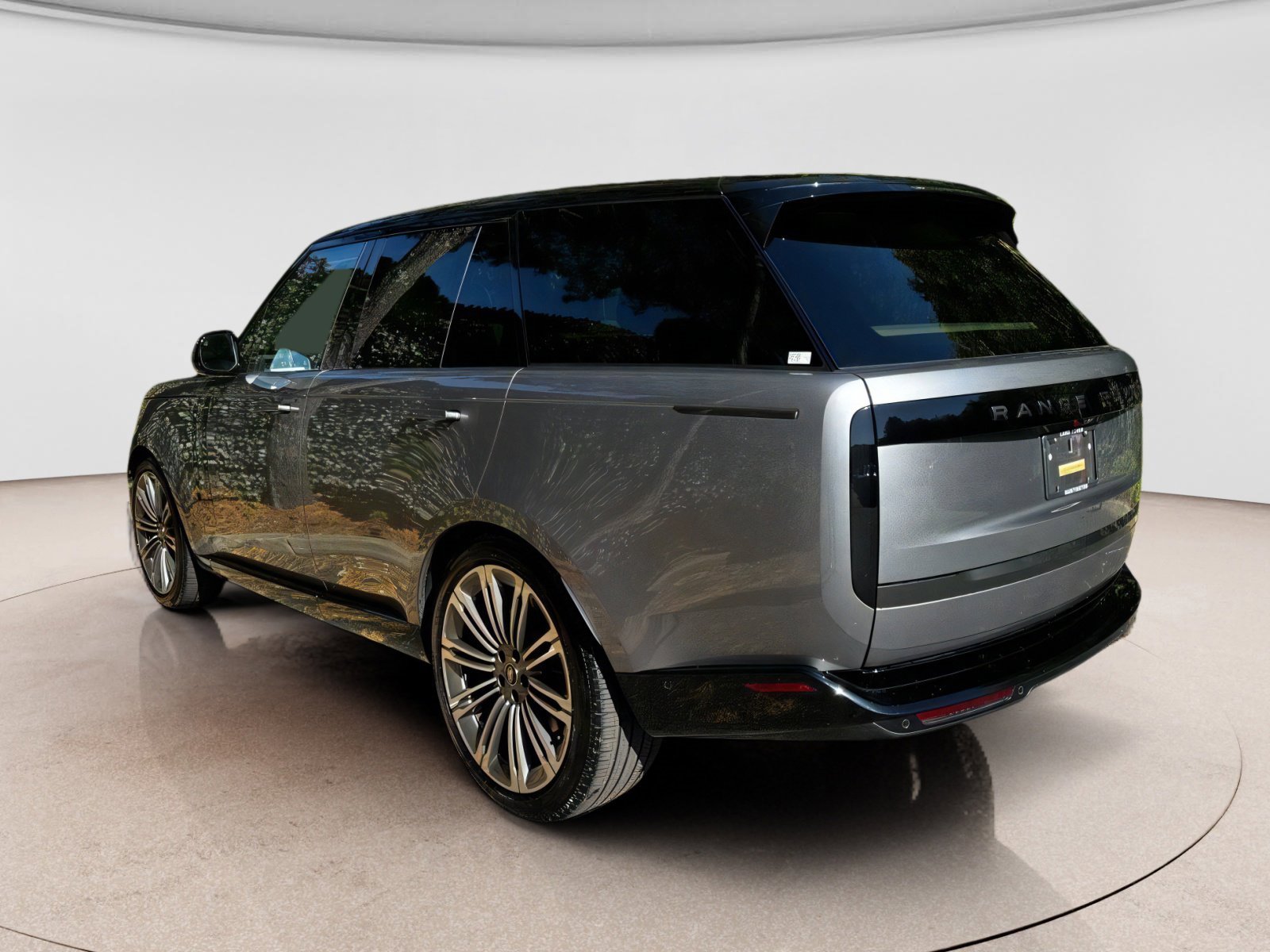 New 2025 Land Rover Range Rover SE image 5