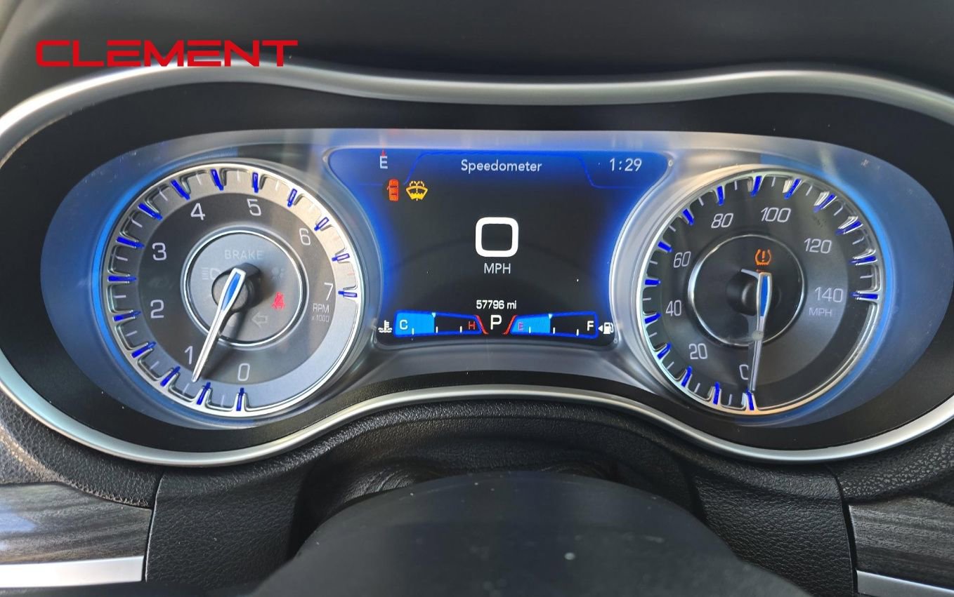 Used 2021 Chrysler 300 Touring image 18