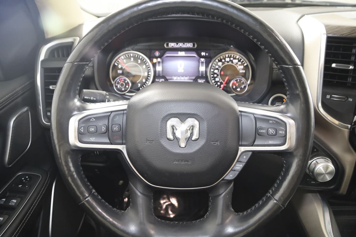 Used 2020 RAM 1500 Laramie AWD/4WD image 39