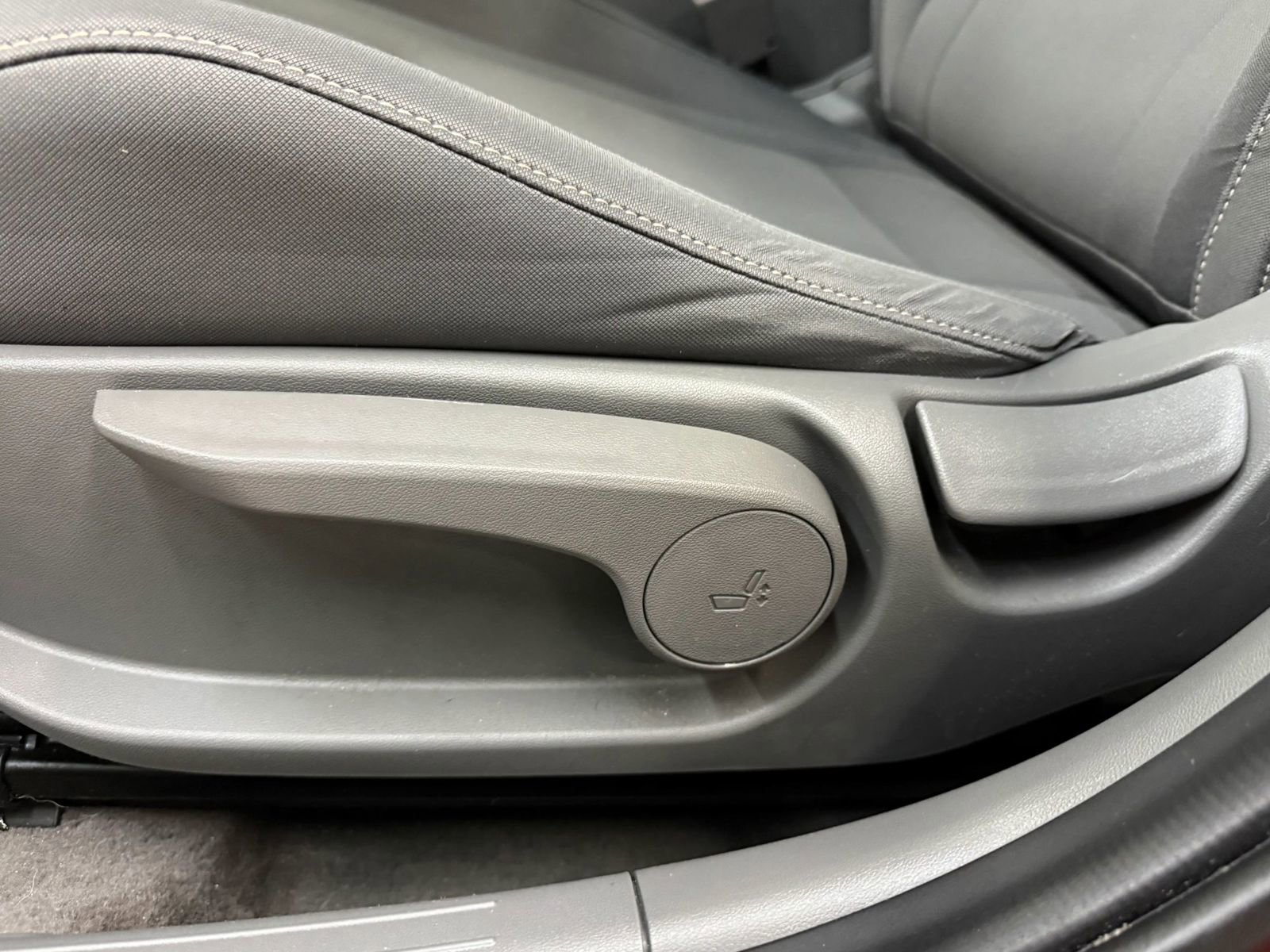 Used 2023 Hyundai Elantra SEL image 24