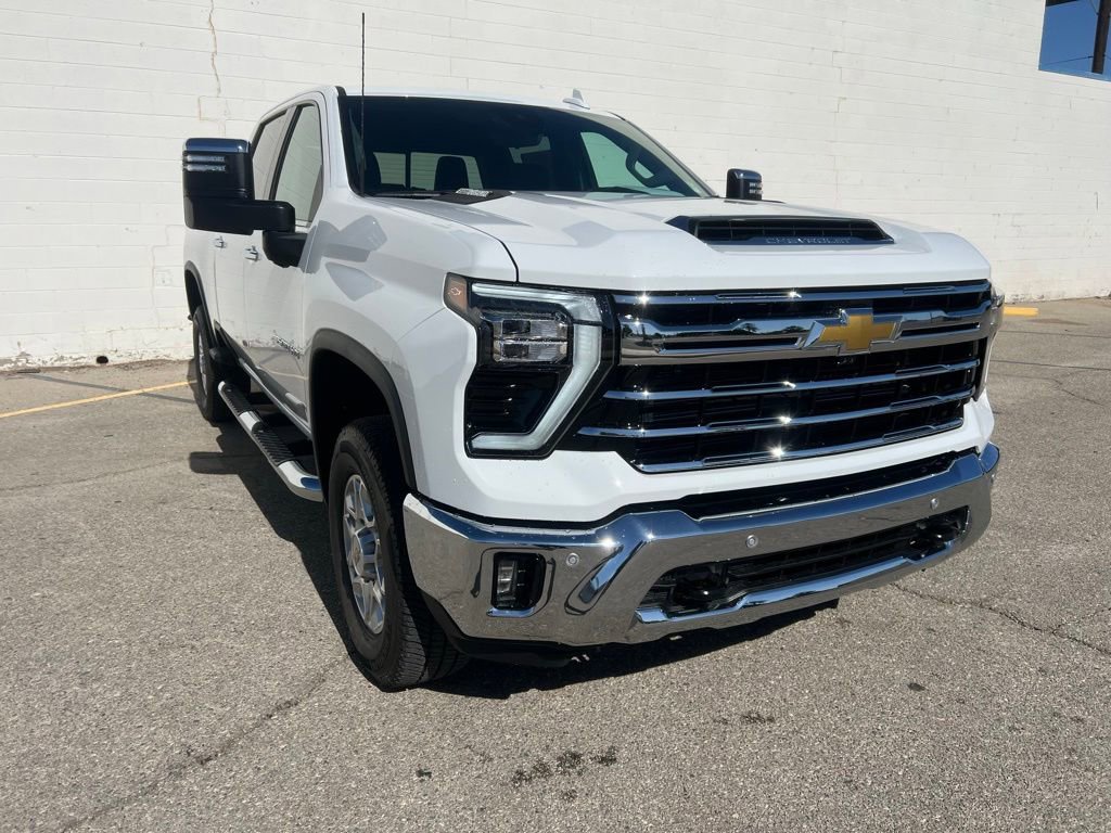 New 2026 Chevrolet Silverado 3500 LTZ w/ LTZ Convenience Package AWD/4WD image 8