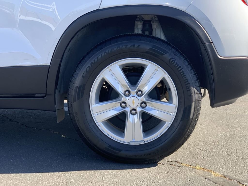 Certified 2022 Chevrolet Trax LT w/ LT Convenience Package image 31