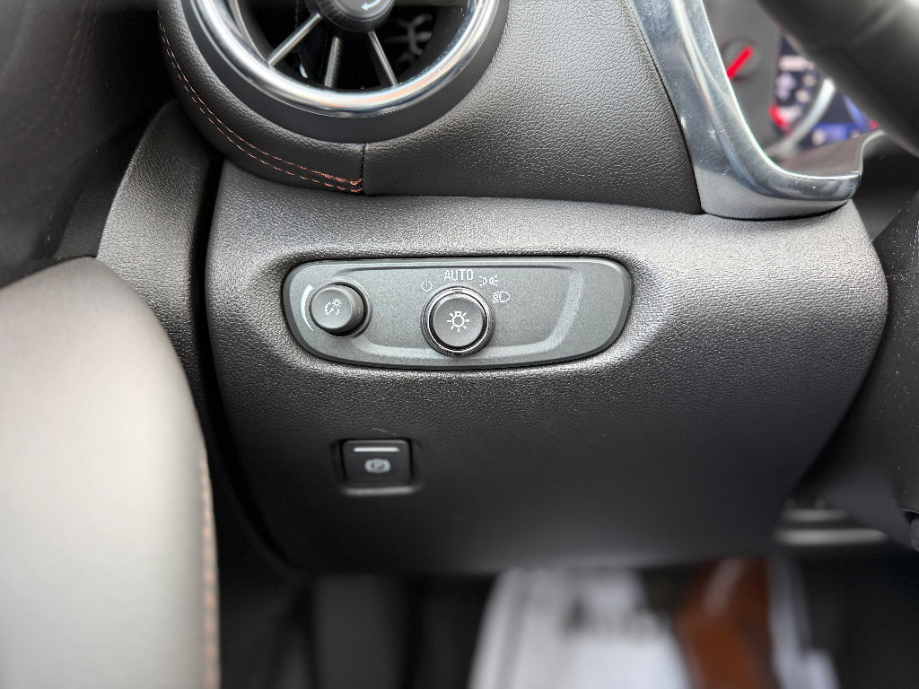 Used 2022 Chevrolet Blazer Premier w/ Convenience Plus Package image 5