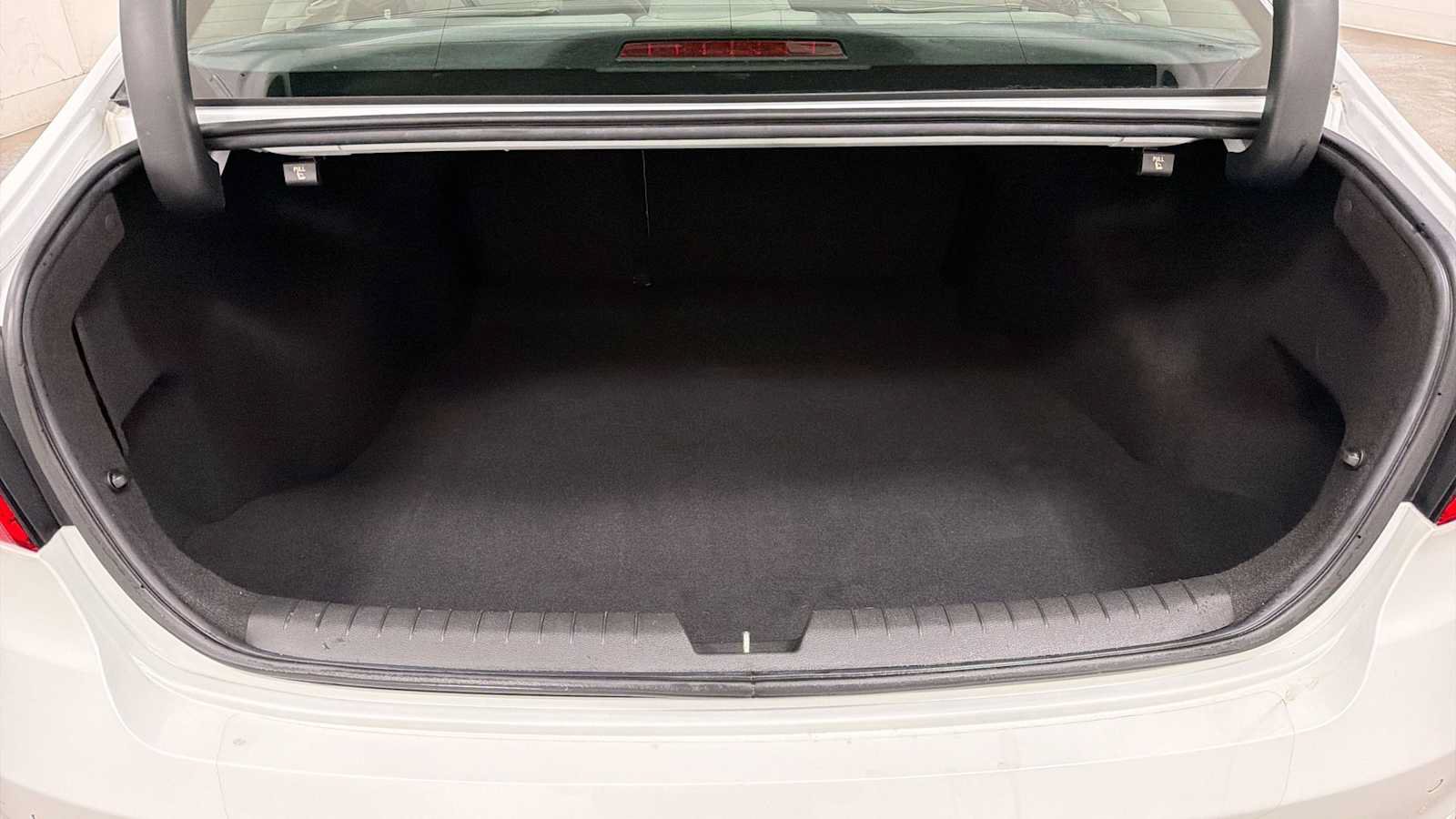 Used 2015 Hyundai Sonata Limited w/ Option Group 06 FWD image 28