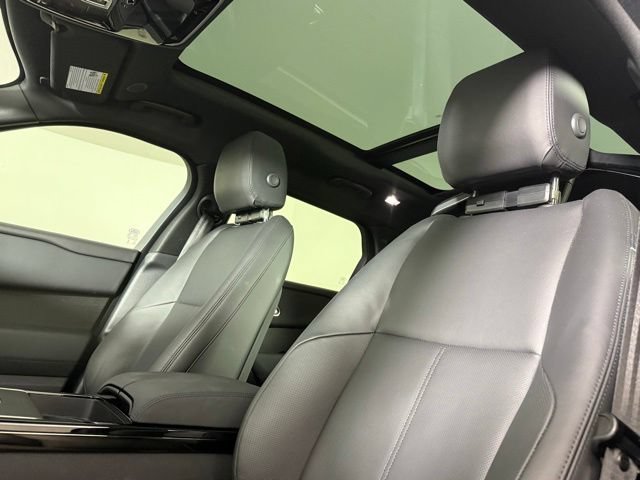 Certified 2026 Land Rover Range Rover Velar Dynamic SE AWD/4WD image 5