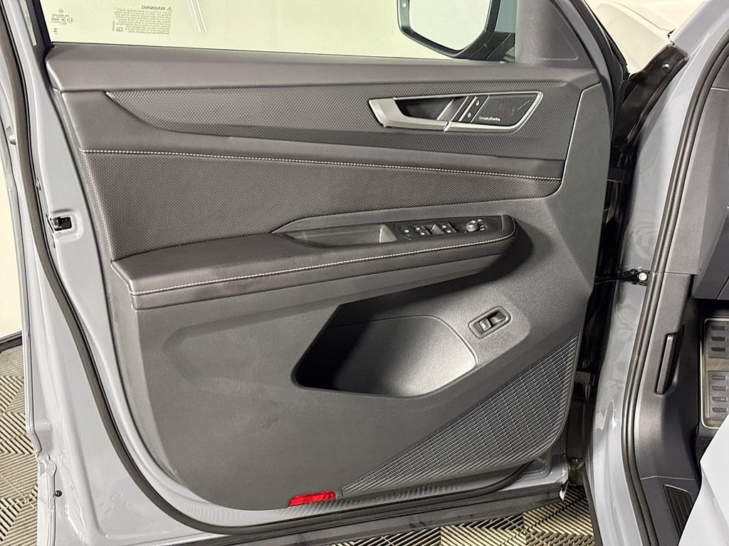 New 2026 Volkswagen Atlas Cross Sport SEL Premium R-Line image 10