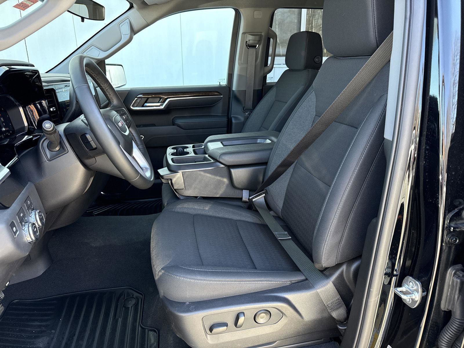 New 2026 GMC Sierra 1500 Elevation image 17