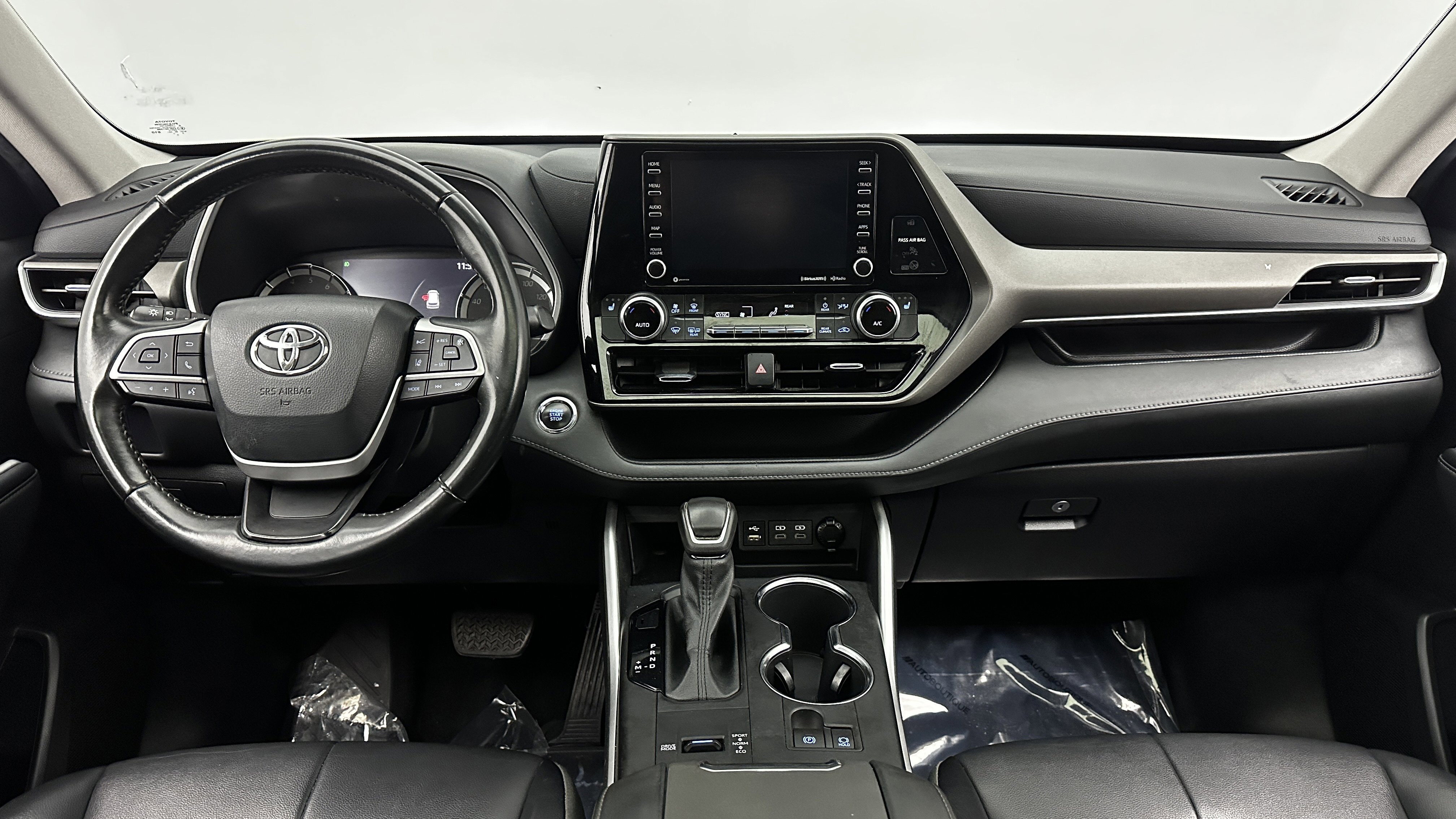 Used 2022 Toyota Highlander XLE image 28