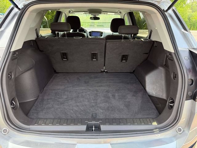Used 2020 GMC Terrain SLE w/ Driver Convenience Package FWD image 8