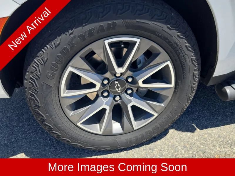Used 2024 Chevrolet Suburban Z71 w/ Z71 Off-Road Package AWD/4WD image 7