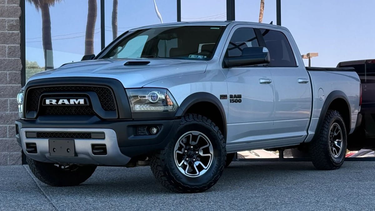 Used 2016 RAM 1500 Rebel w/ Luxury Group AWD/4WD image 3