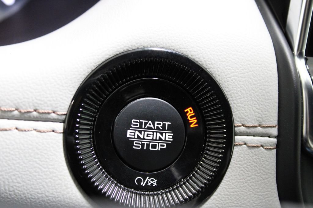 Used 2024 Jeep Compass Limited image 41