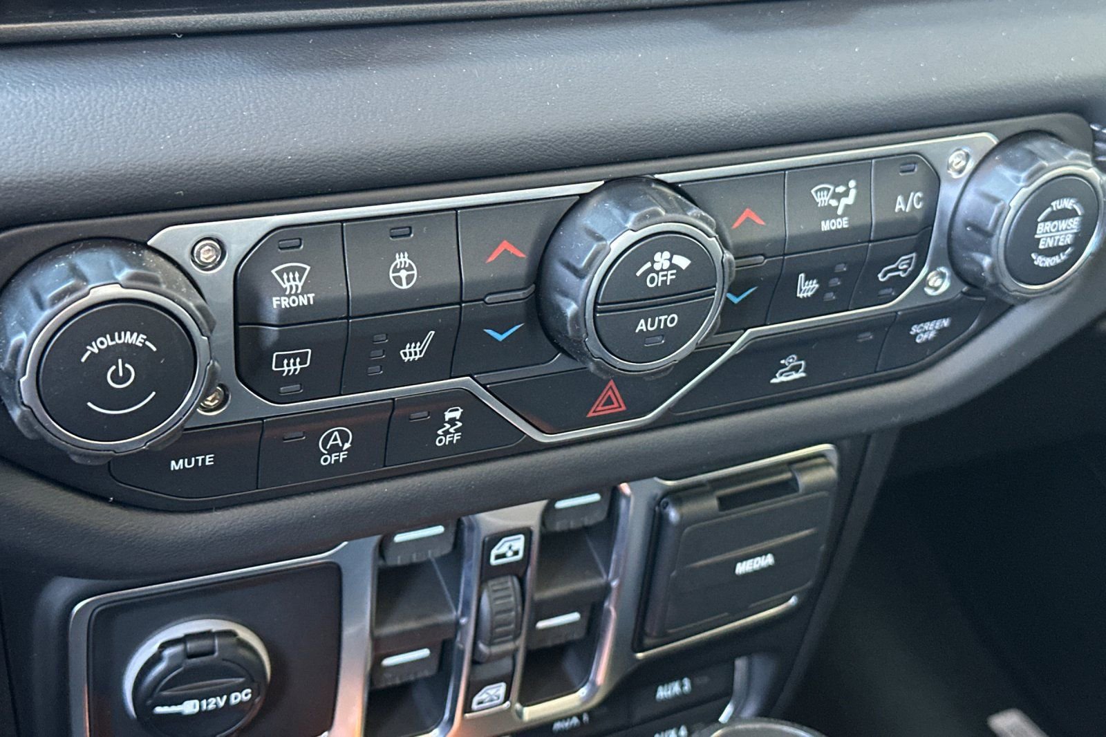 New 2026 Jeep Gladiator Mojave AWD/4WD image 18
