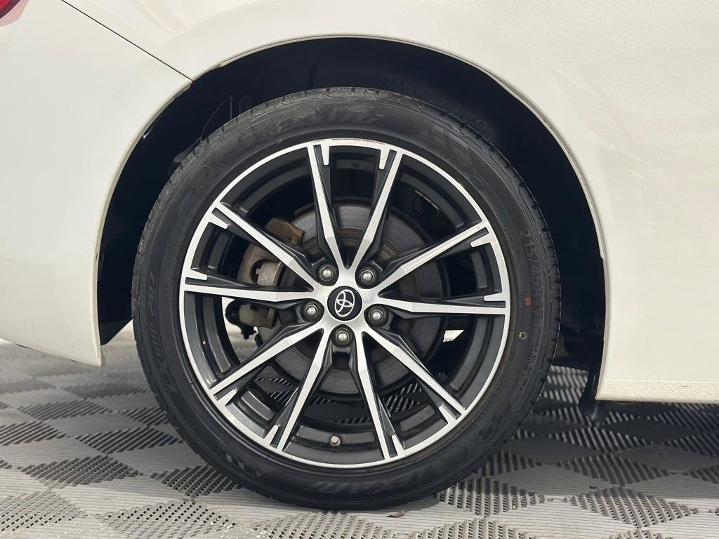 Used 2017 Toyota 86 image 36