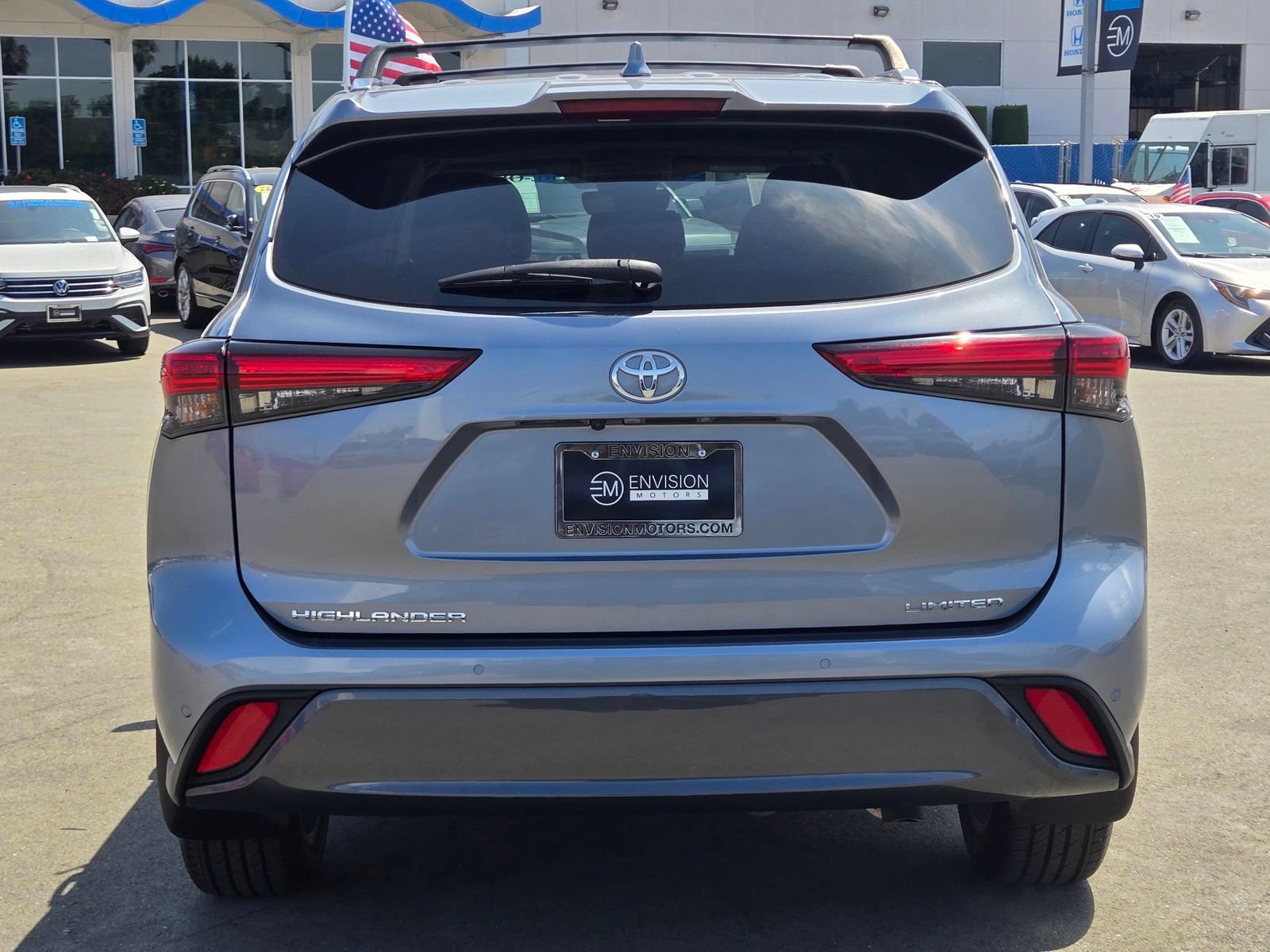 Used 2023 Toyota Highlander Limited FWD image 6