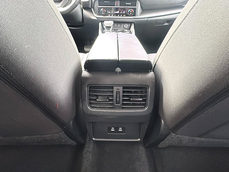 Certified 2025 Nissan Rogue SV AWD/4WD image 20