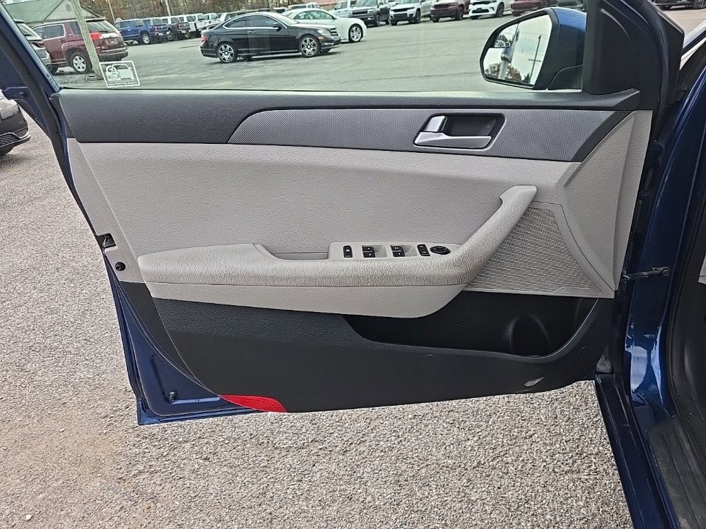 Used 2016 Hyundai Sonata SE image 12