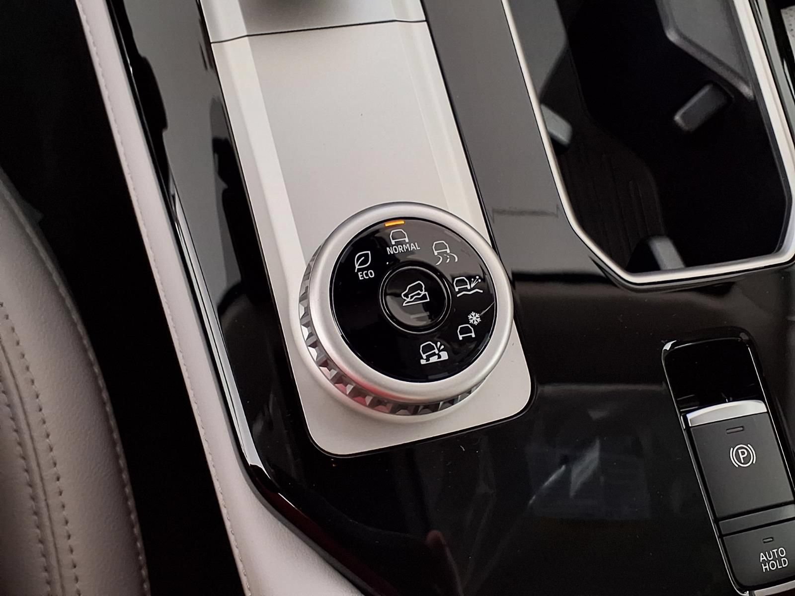 New 2026 Mitsubishi Outlander SEL AWD/4WD image 23