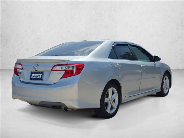 Used 2014 Toyota Camry SE FWD image 5