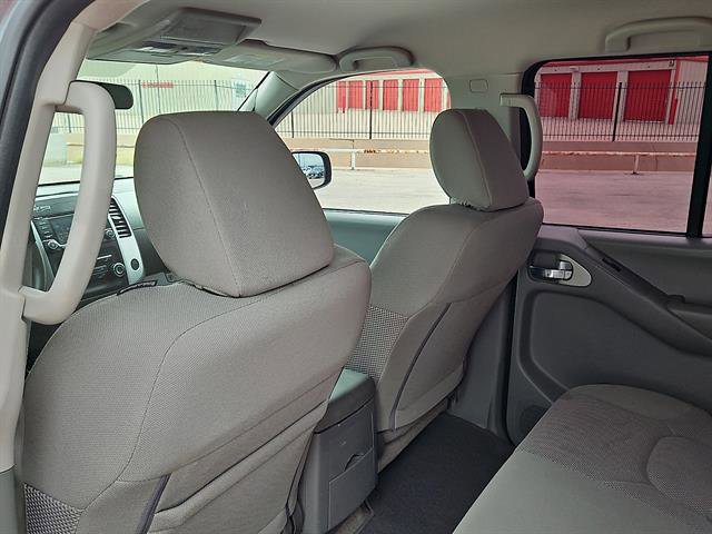 Used 2018 Nissan Frontier SV RWD image 9