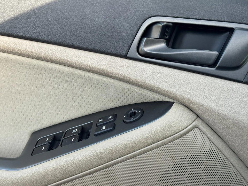 Used 2015 Kia Optima LX w/ Paint Protection Film Package image 22