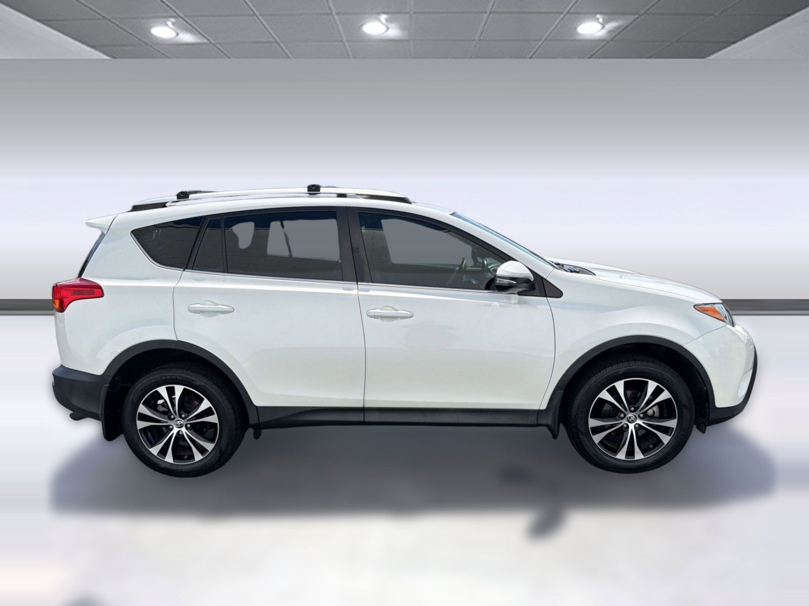 Used 2015 Toyota RAV4 Limited FWD image 8