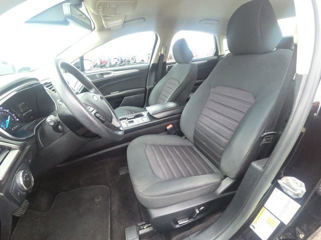 Used 2020 Ford Fusion SE image 23