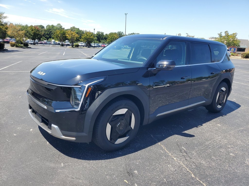 New 2026 Kia EV9 Light RWD image 2