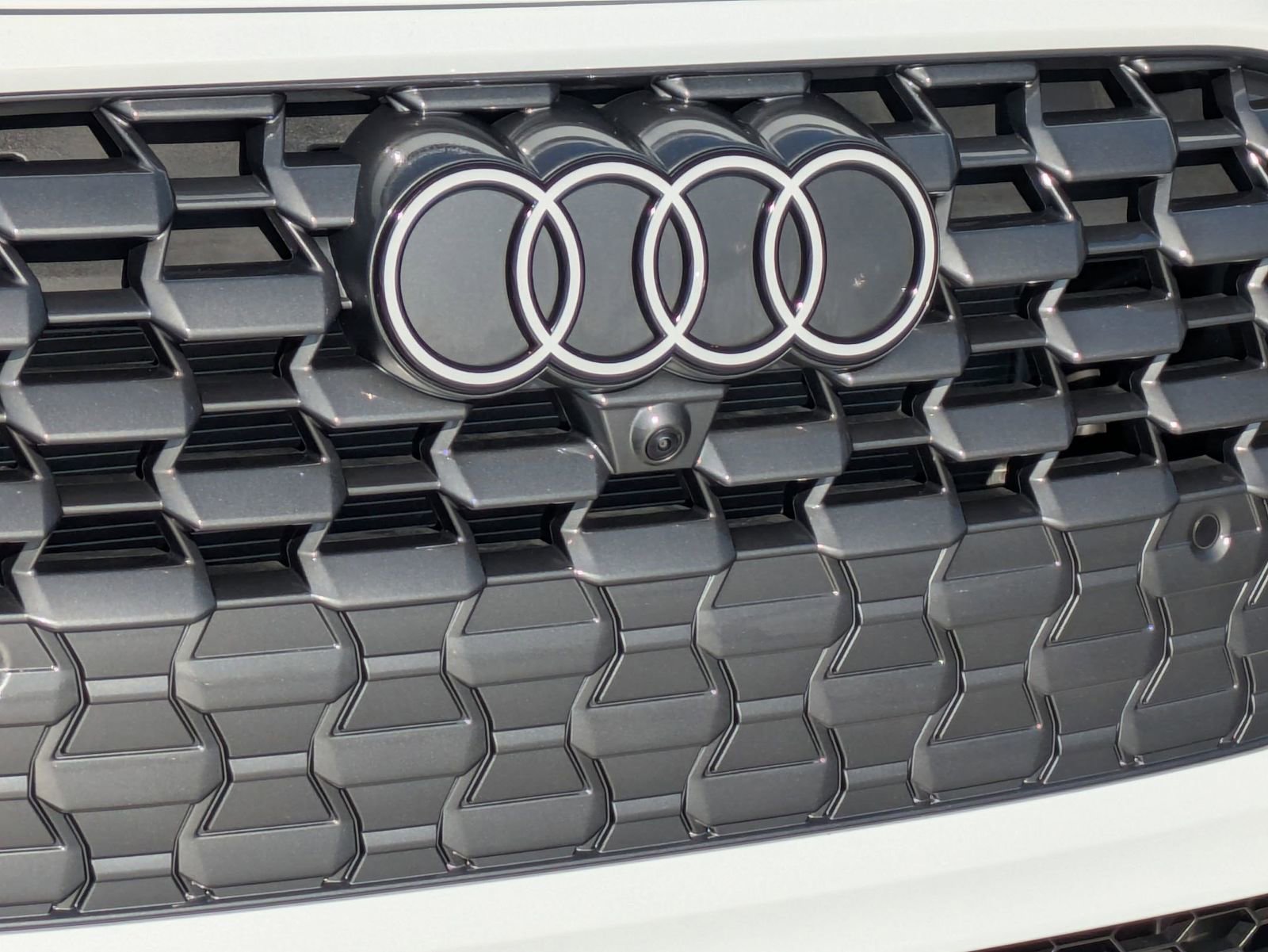 Used 2025 Audi Q5 Premium w/ Convenience Package image 26