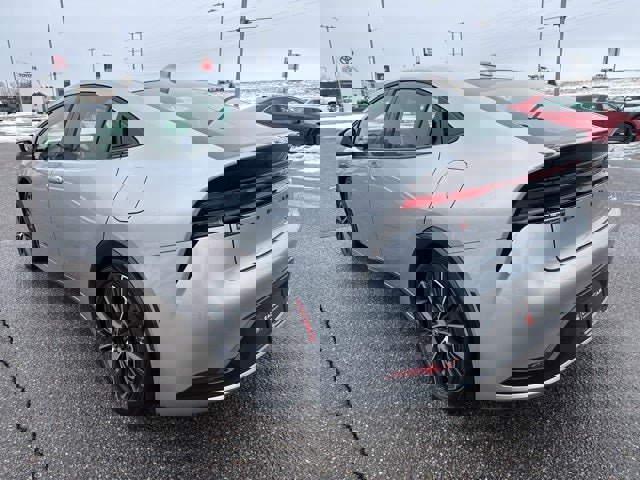 Used 2025 Toyota Prius XLE image 9