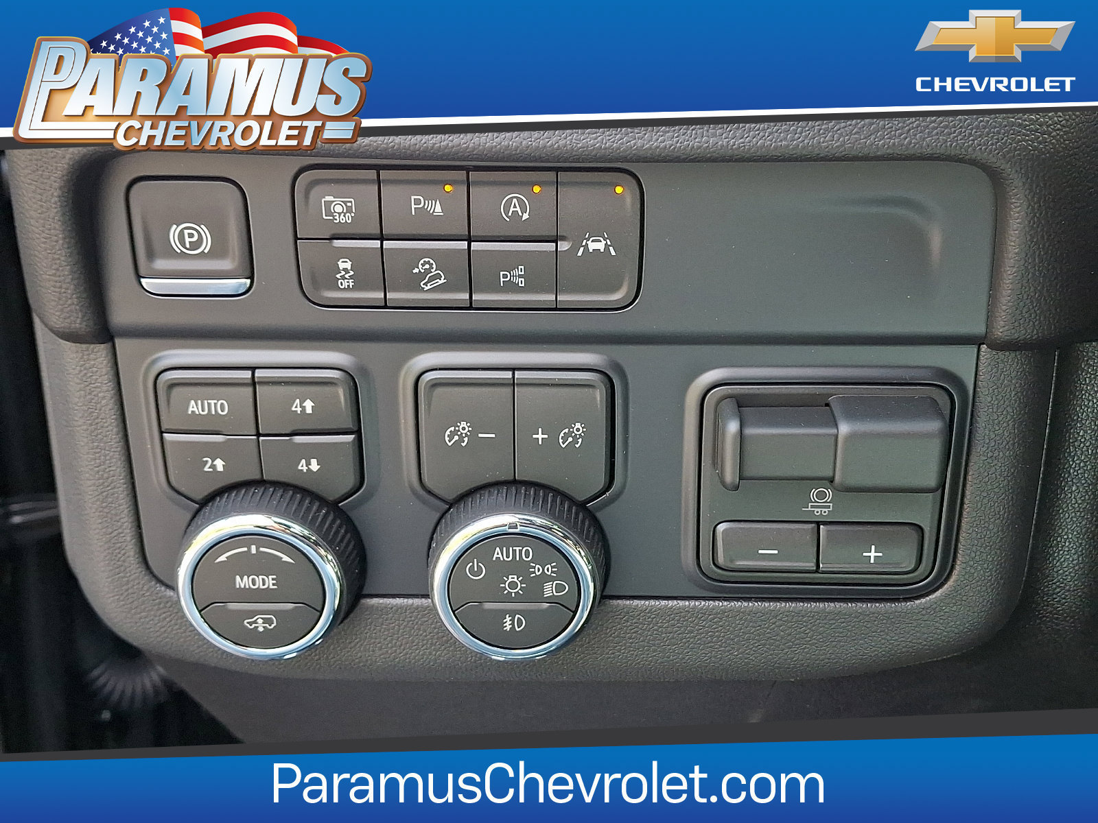 New 2026 Chevrolet Suburban High Country AWD/4WD image 16