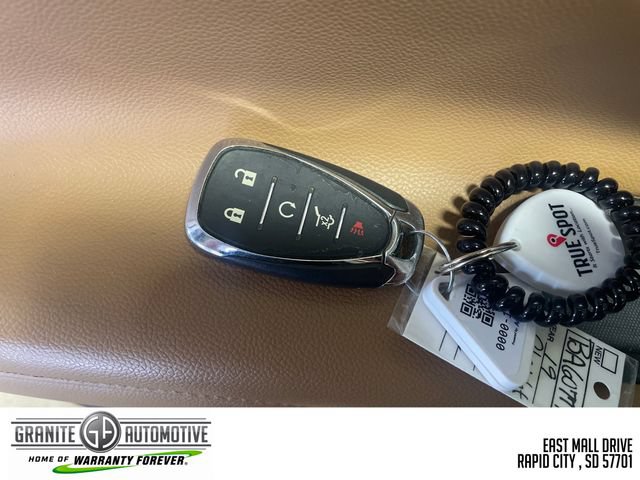 Used 2019 Chevrolet Equinox Premier w/ LPO, Cargo Package FWD image 9