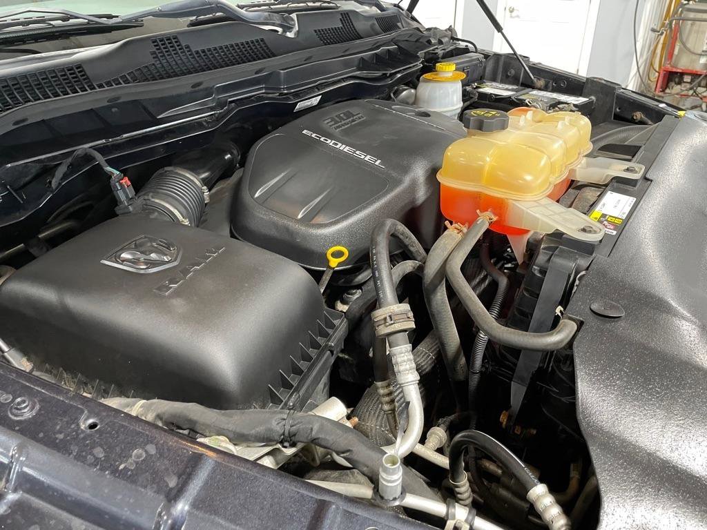 Used 2015 RAM 1500 Classic SLT w/ SLT Plus D￩cor Group image 40