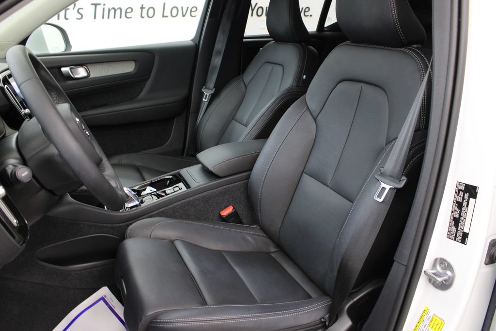 Used 2024 Volvo XC40 B5 Plus w/ Protection Package AWD/4WD image 15