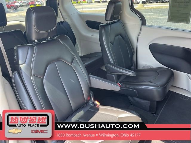 Used 2024 Chrysler Pacifica Touring-L FWD image 24