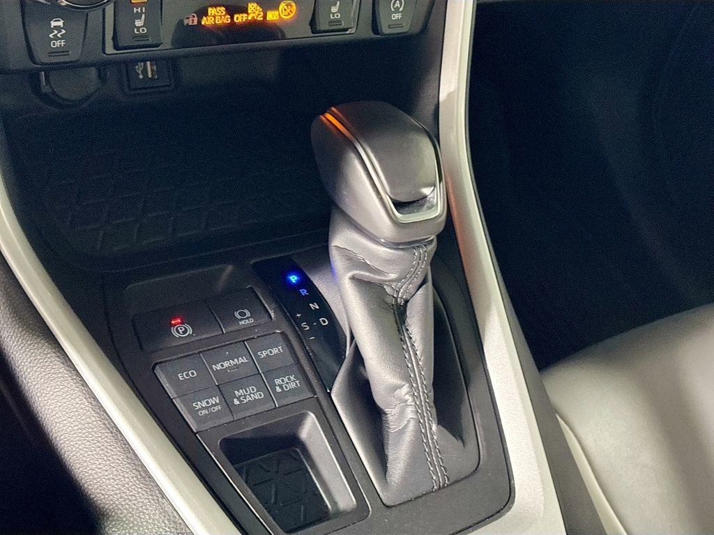 Used 2024 Toyota RAV4 XLE Premium image 17