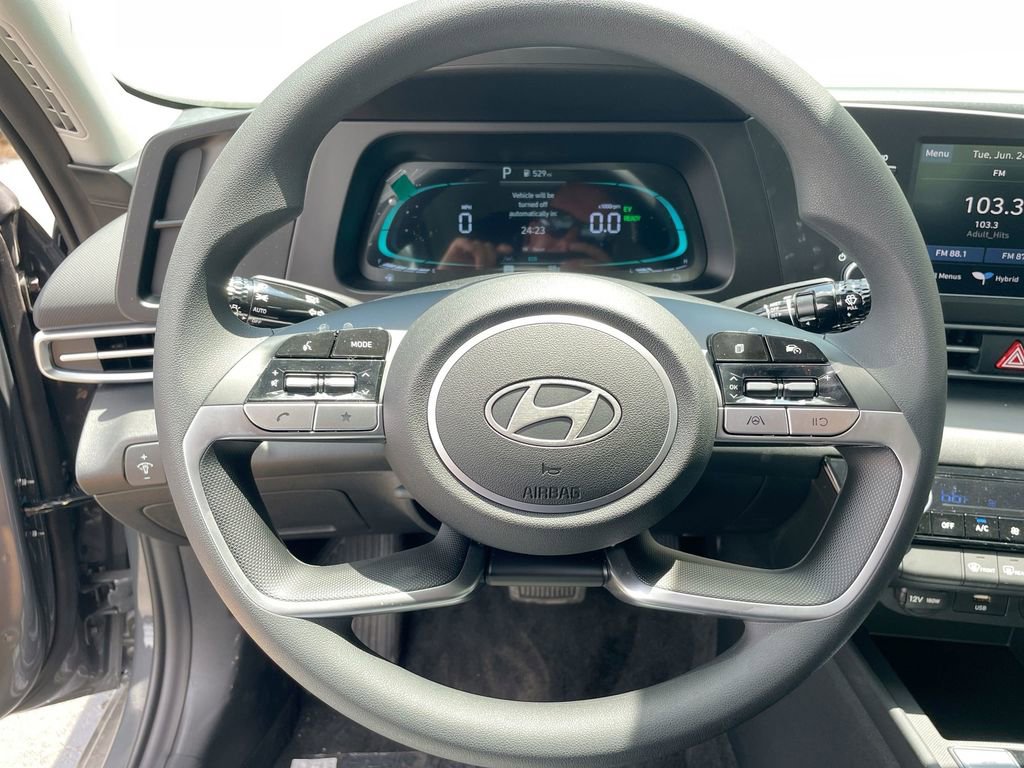 Certified 2025 Hyundai Elantra Hybrid FWD image 32