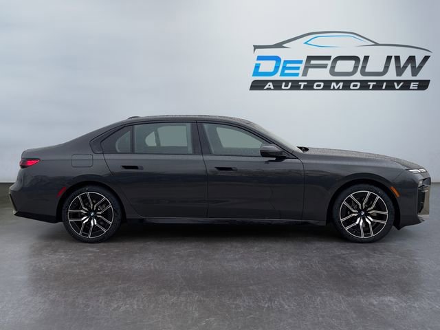 New 2026 BMW 740i xDrive image 2