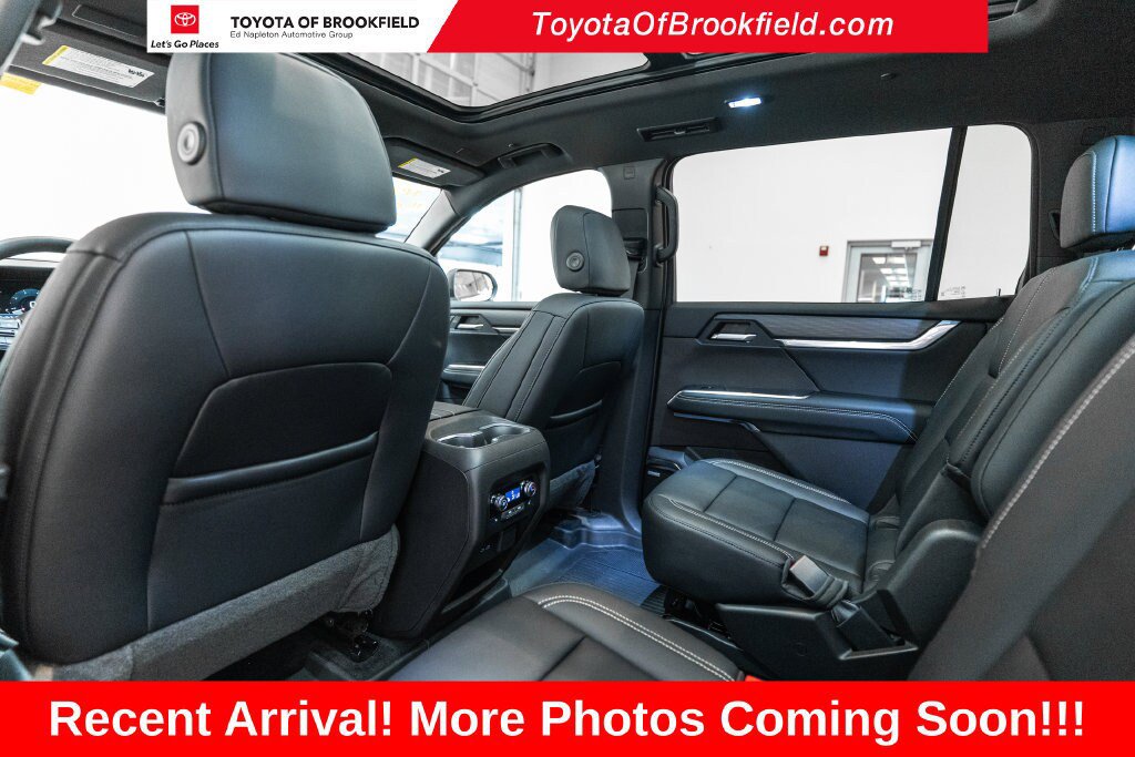 Used 2026 GMC Acadia Elevation w/ Black Edition AWD/4WD image 12