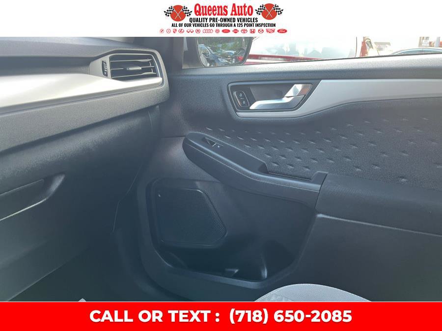 Used 2020 Ford Escape SE image 16