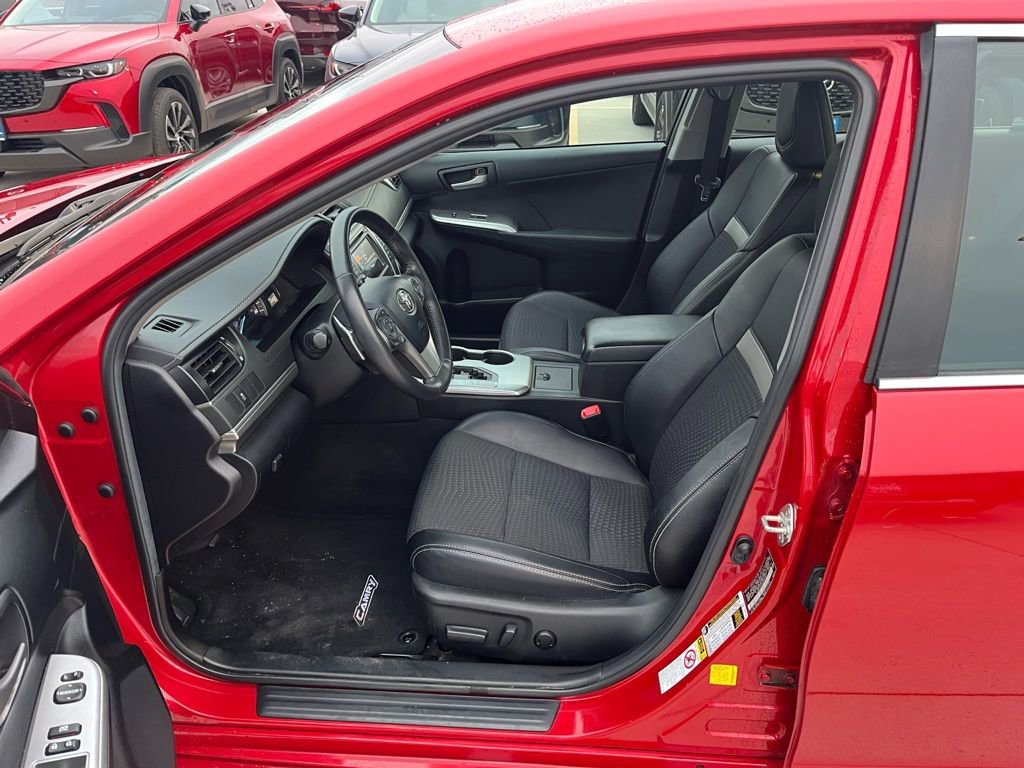 Used 2012 Toyota Camry SE image 11