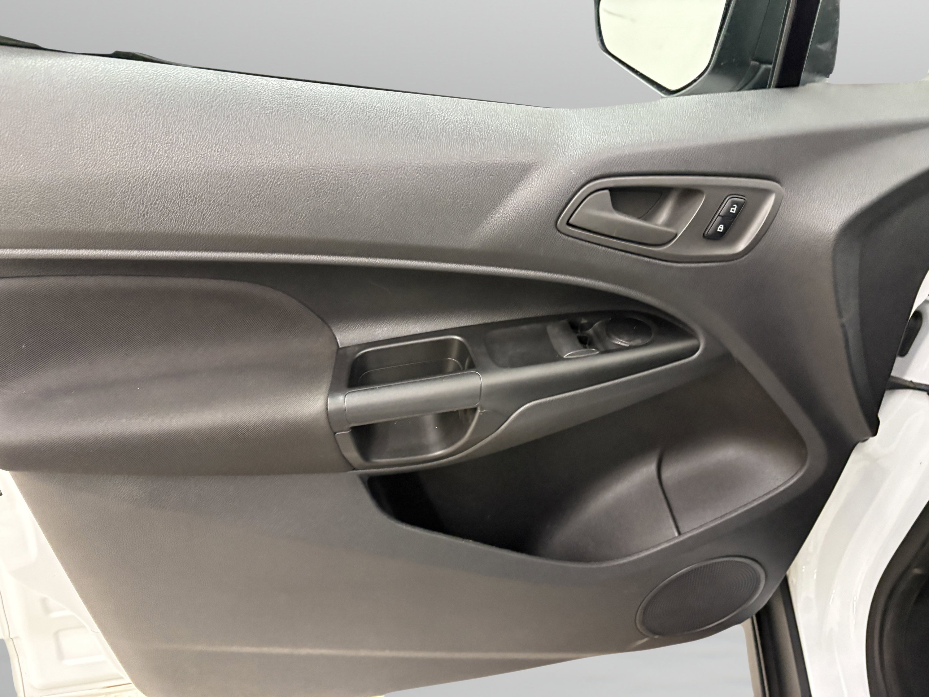 Used 2016 Ford Transit Connect XL image 23