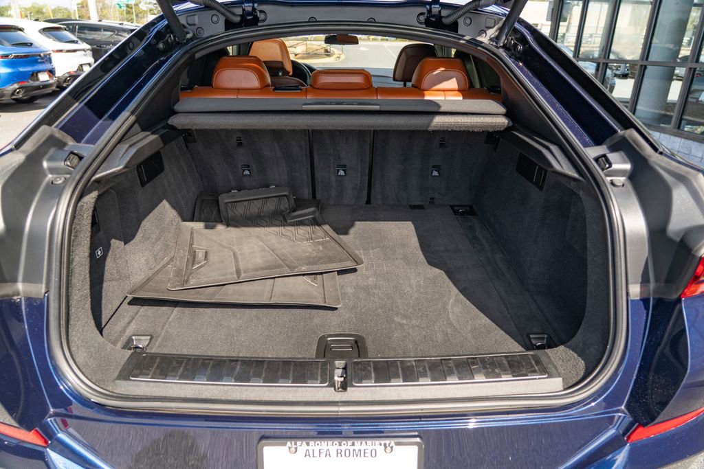 Used 2022 BMW X6 M50i w/ Executive Package image 7